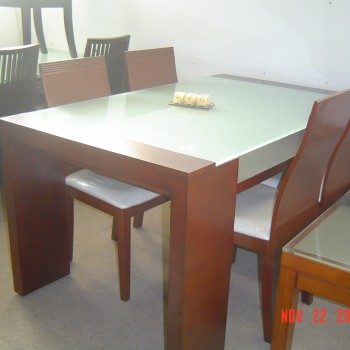 Dinning set with crystal table and 4 chairs